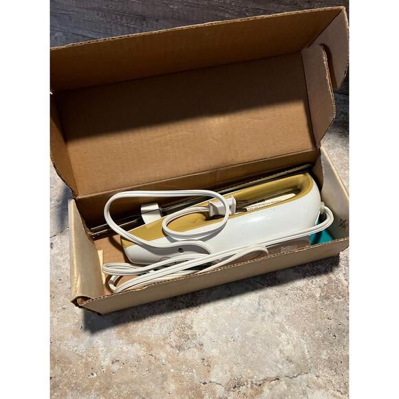 Vintage 1975 Scovill Hamilton Beach Electric Knife Model 265G Harvest Gold Cream - Picture 3 of 14